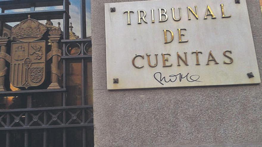 El Tribunal de Cuentas cuestiona la viabilidad presupuestaria de Balears por su deuda desmesurada.