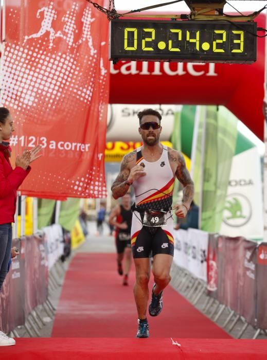 Santander Triathlon Series en la playa de Poniente de Gijón