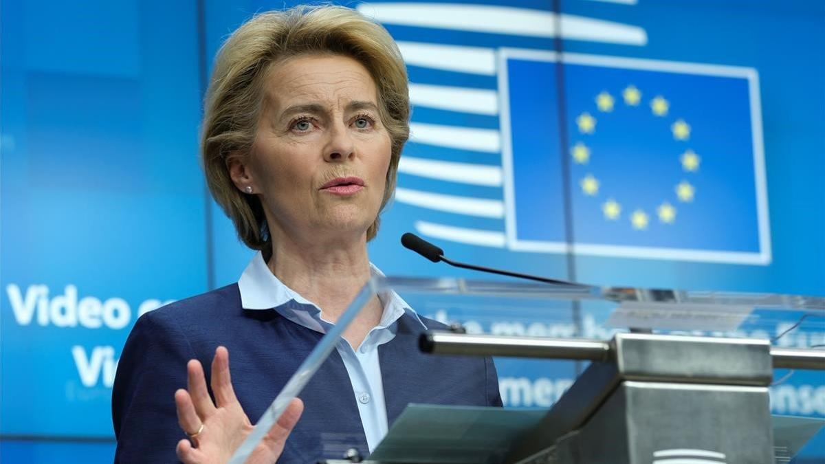 La presidenta de la Comisión Europea, Ursula von der Leyen, en rueda de prensa tras la cumbre de la UE.
