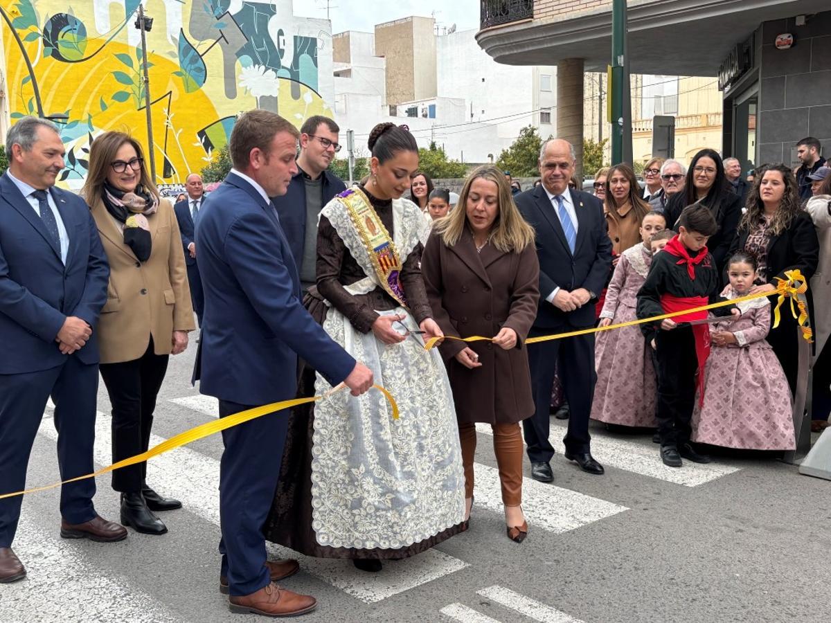 Acto de inauguración de la muestra en Benicarló.