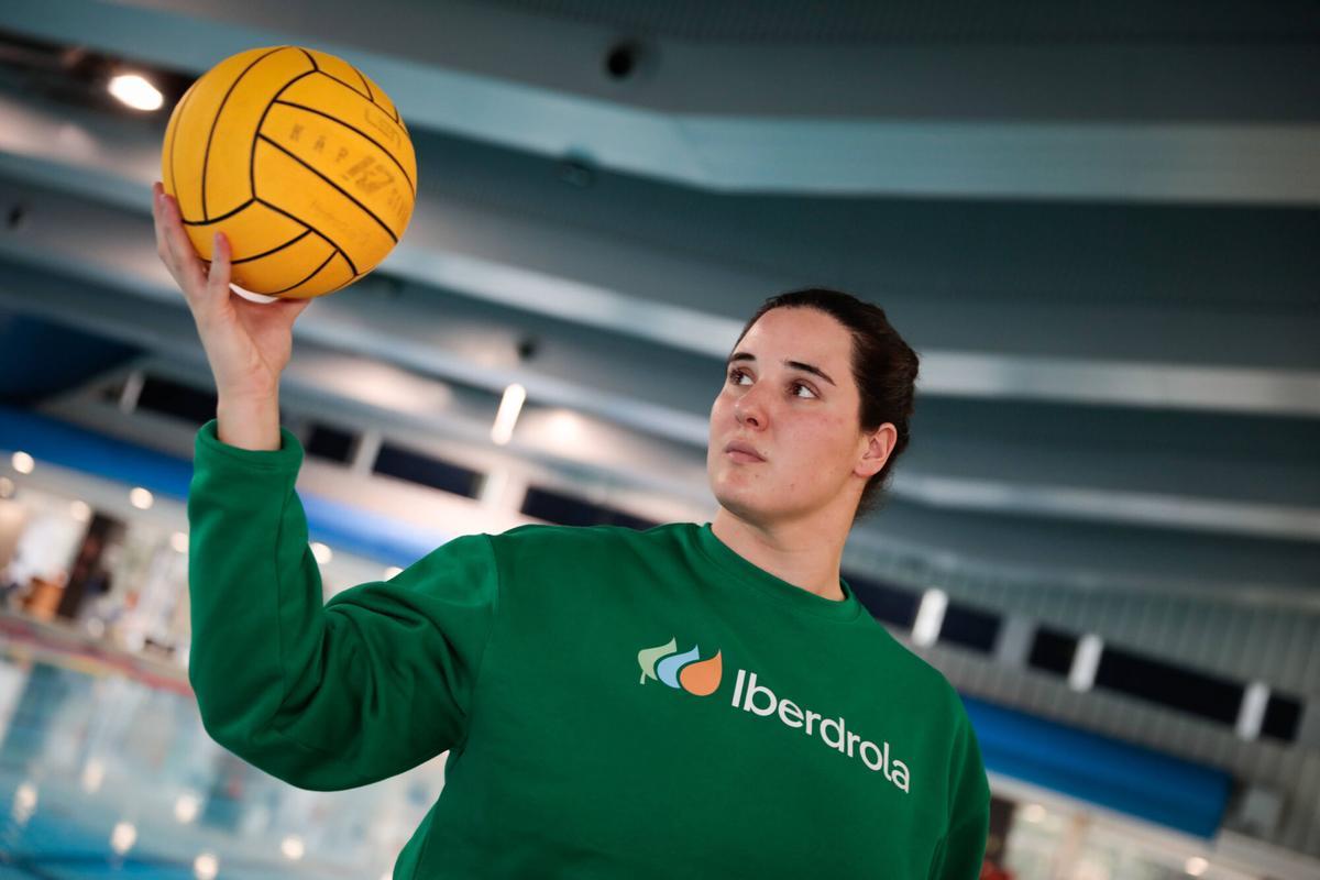 Paula Leitón posa para una entrevista de SPORT en el CAR de Sant Cugat.