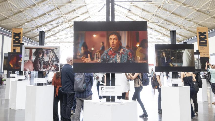 Inauguración de la exposición &quot;Bienvenido a una ciudad de cine&quot; en la estación de Renfe de Alicante