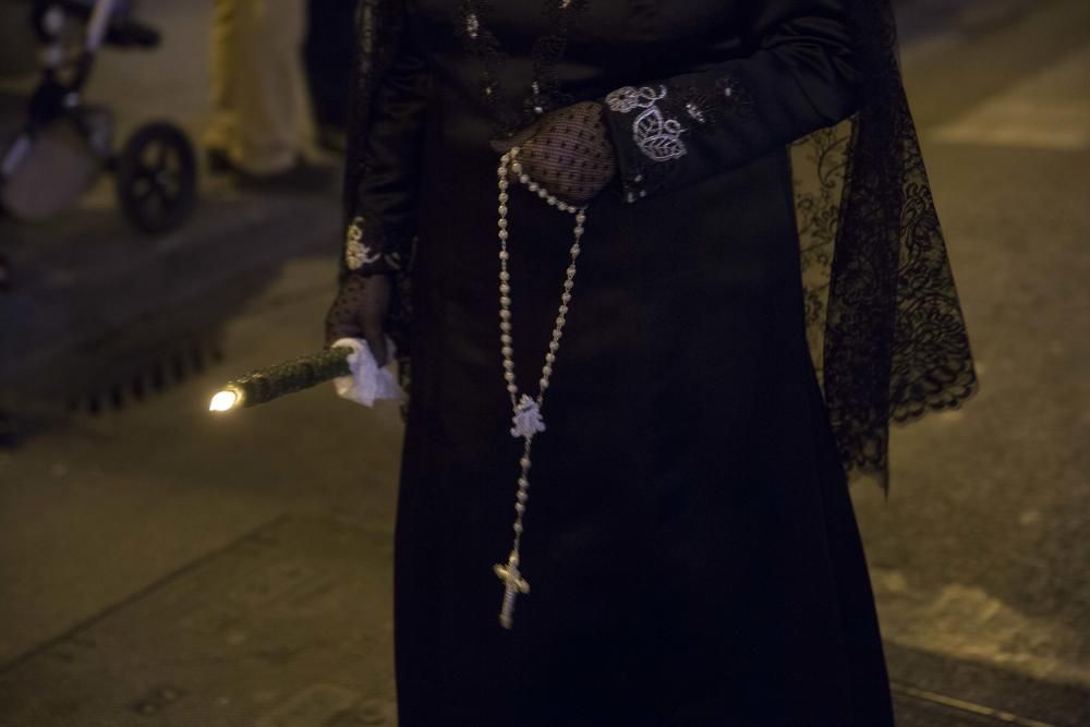 Procesión de la Real Hermandad de Jesús con la Cruz y Cristo Resucitado