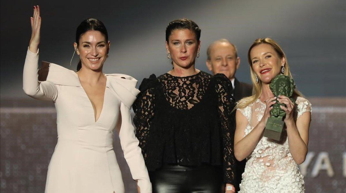 undefined51953158 las hijas de marisol mar a estevez y celia flores recogen el200126004347 undefined51953158 las hijas de marisol mar a estevez y celia flores recogen el200126004347