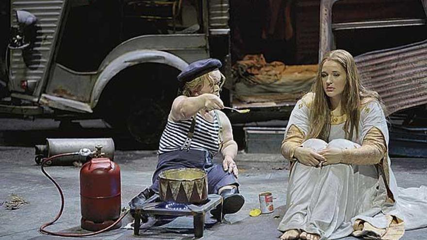 Lisa Davidsen y Manni Laudenbach, en una escena del Ãºltimo acto de &#039;Tanhausser&#039; en Bayreuth.