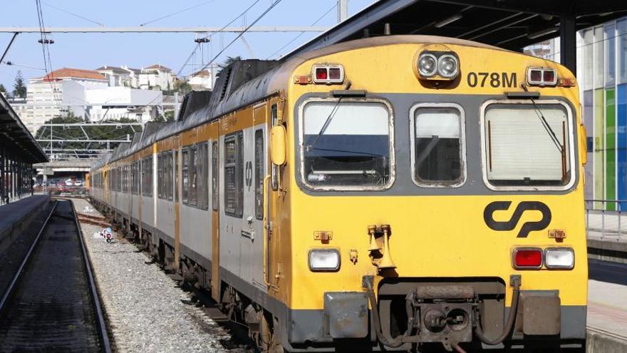 La línea Vigo-Oporto sigue todavía con trenes sin el sistema que pudo evitar la tragedia de O Porriño