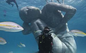 Representa un Atles femenina de sis metres.