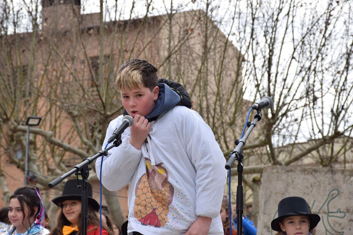Els infants de Solsona fan ballar els gegantons del Carnaval Els infants de Solsona fan ballar els gegantons del Carnaval