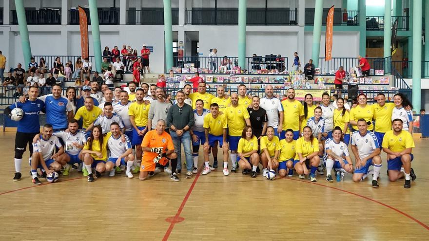 Diablos Locos reúne juguetes en el primer torneo murguero entre Tenerife y Gran Canaria