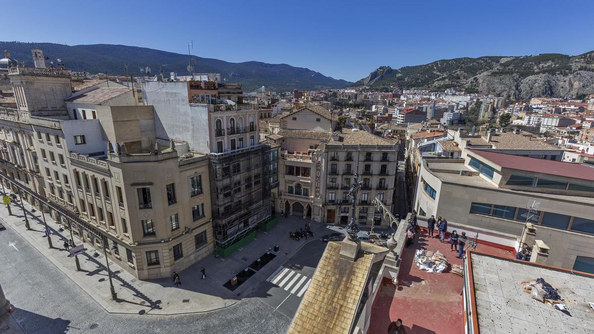 Centro histórico de Alcoy, ciudad que sigue la tónica general y gana también habitantes.