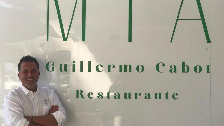 El chef Guillermo Cabot en el restaurante Mia.