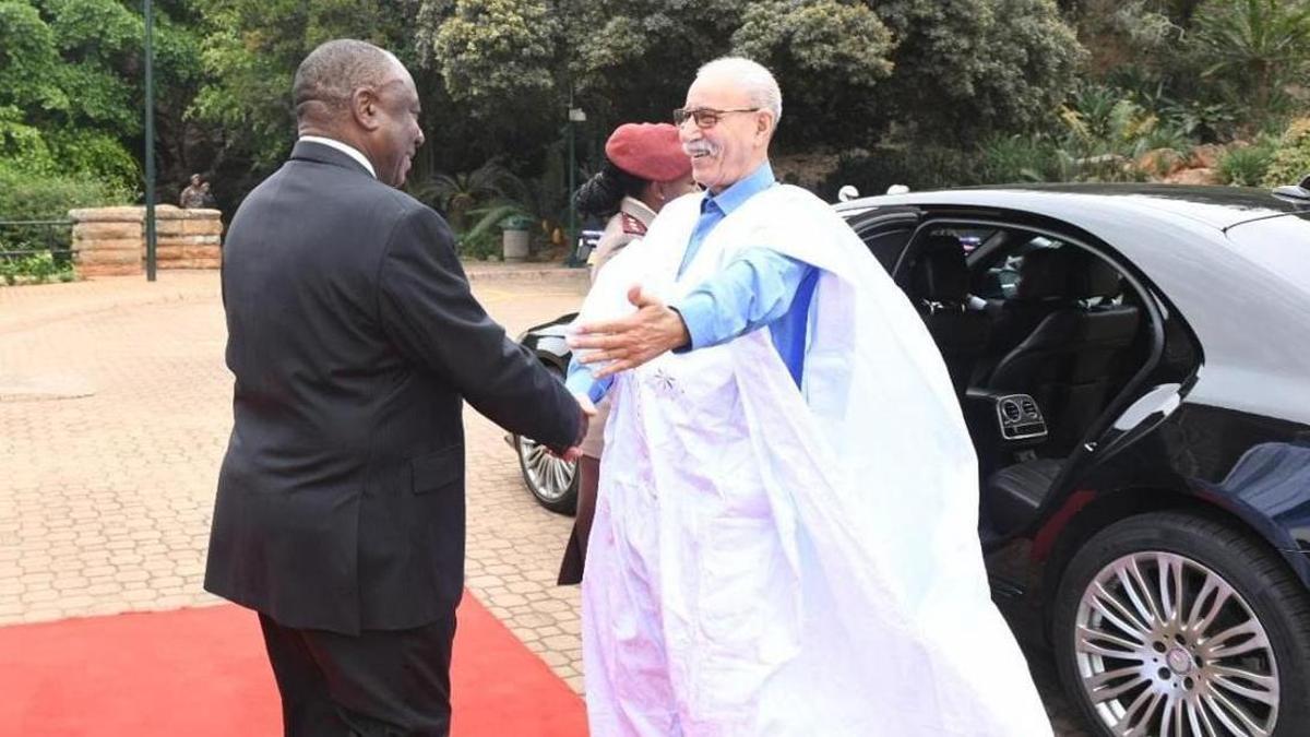 El presidente de Sudáfrica, Cyril Ramaphosa, recibe al secretario general del Frente Polisario, Brahim Gali.