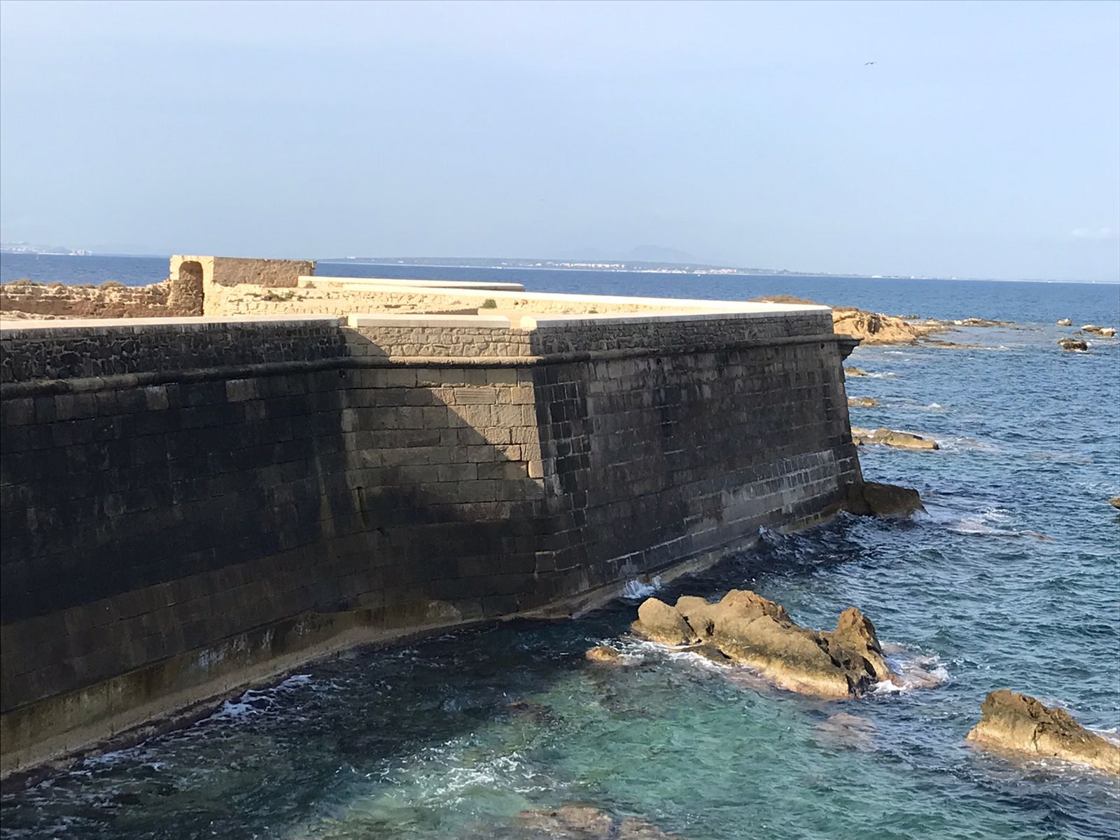 Un paseo por Tabarca, la esencia del Mediterráneo en frasco pequeño