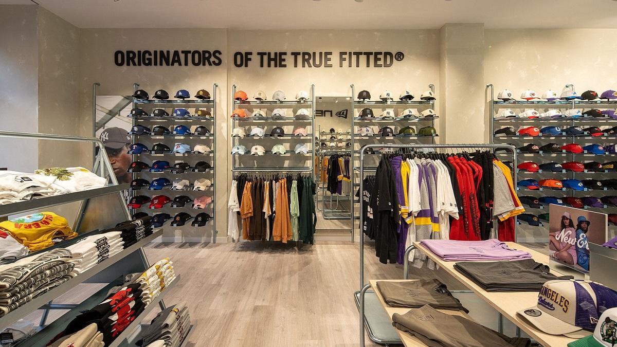 La tienda de la cadena estadounidense New Era en el centro McArthurGlen Designer Outlet de Málaga.