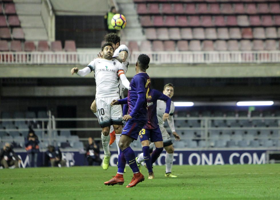 El partido entre el Barcelona B y el Sporting de Gijón, en imágenes