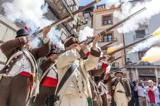 En imágenes | Recreación que conmemora la declaración asturiana de guerra a Napoleón