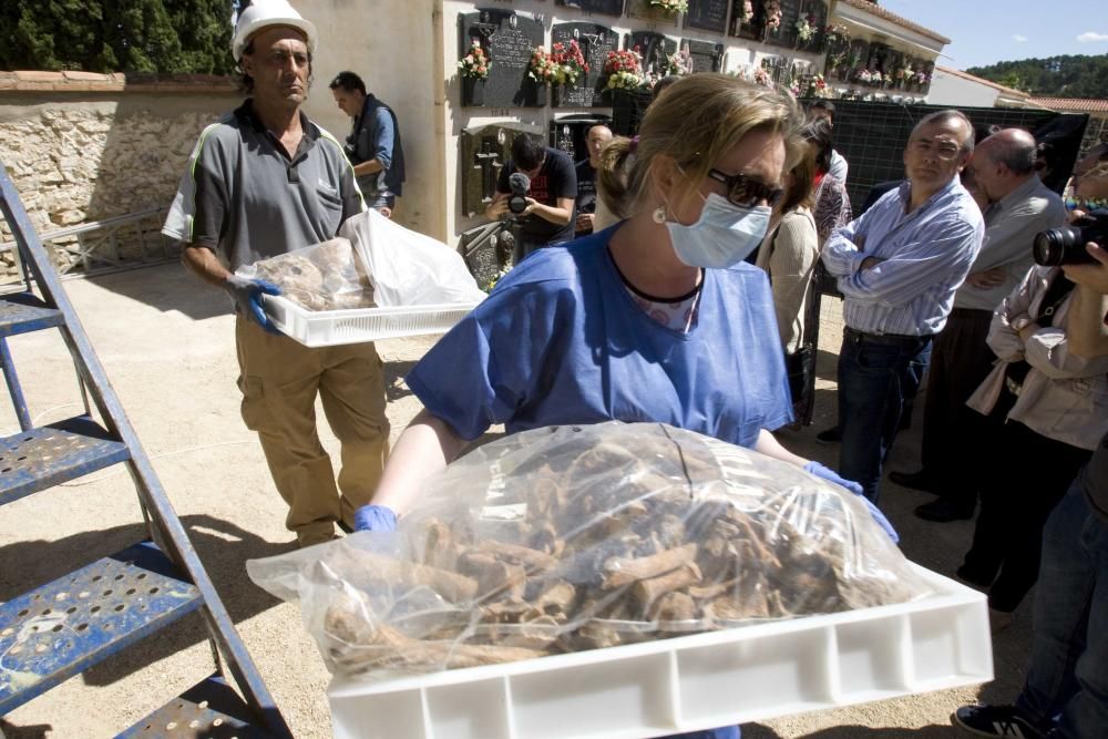 Exhumación fusilados de la guerra civil en el cementerio de Ontinyent