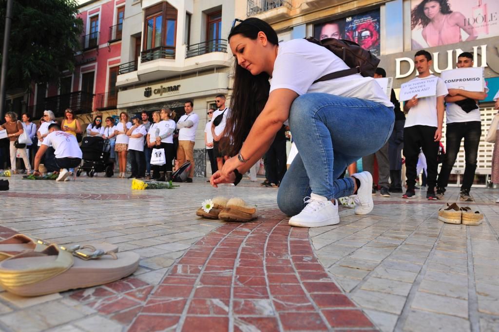 Concentración por los derechos de las personas sin hogar en Elche