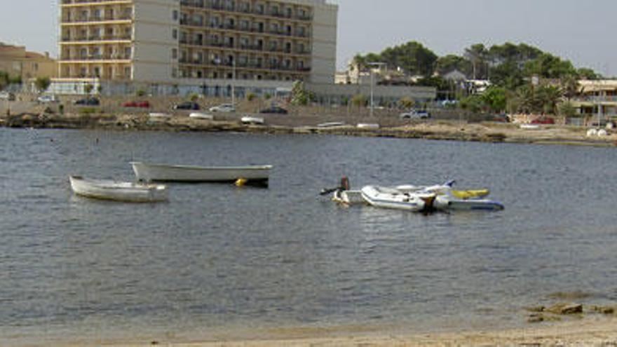 Cierran la playa de Son Caios en Palma por un vertido de aguas fecales