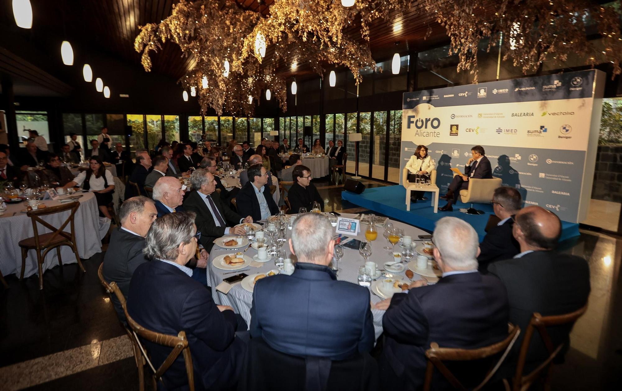 Foro Alicante con la Rectora de la UA Amparo Navarro
