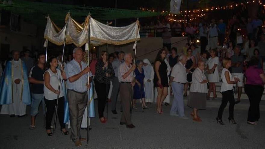 Momento de la procesión con la que la pedanía de Orito finalizó anoche sus festejos.