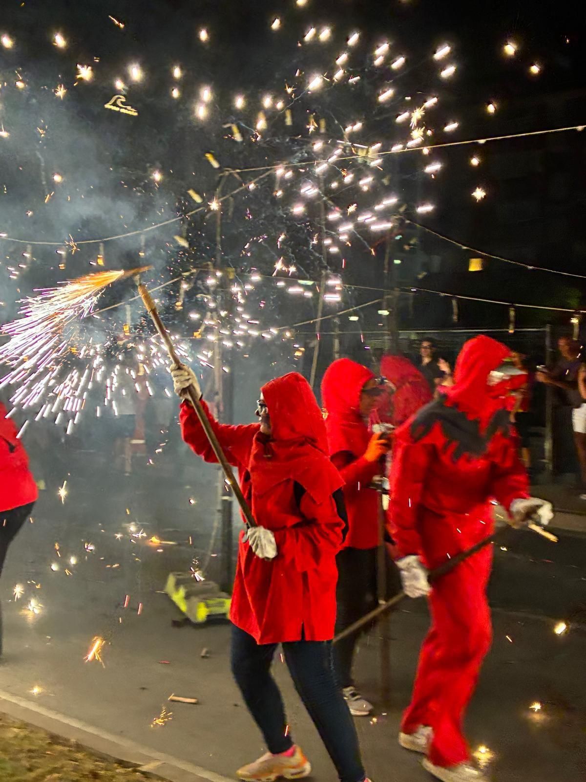 Multitudinario correfoc en las fiestas de El Campello