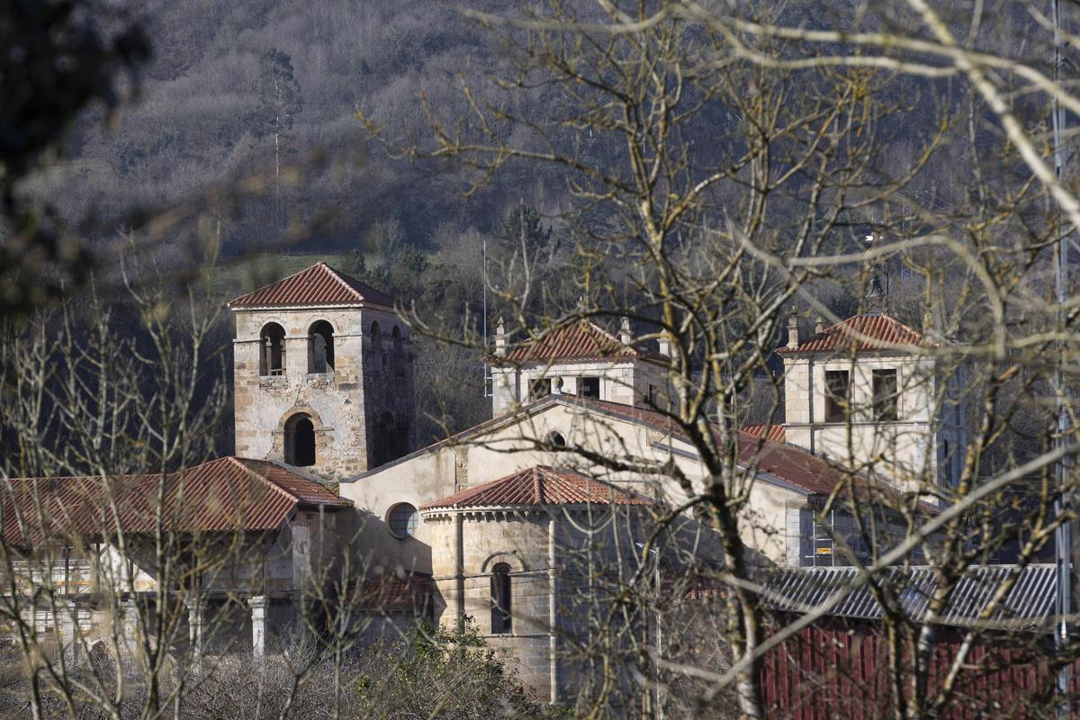 Una vista del Monasterio de Cornellana.