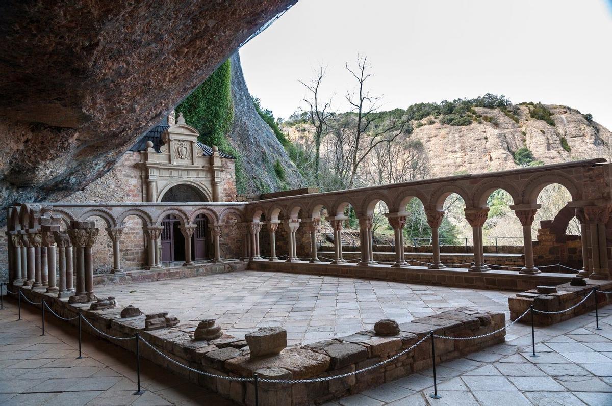 Clausto del Monasterio Viejo de San Juan de la Peña