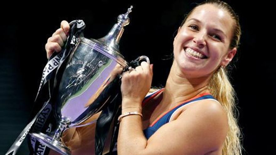 Cibulkova, con el trofeo de campeona del Masters.