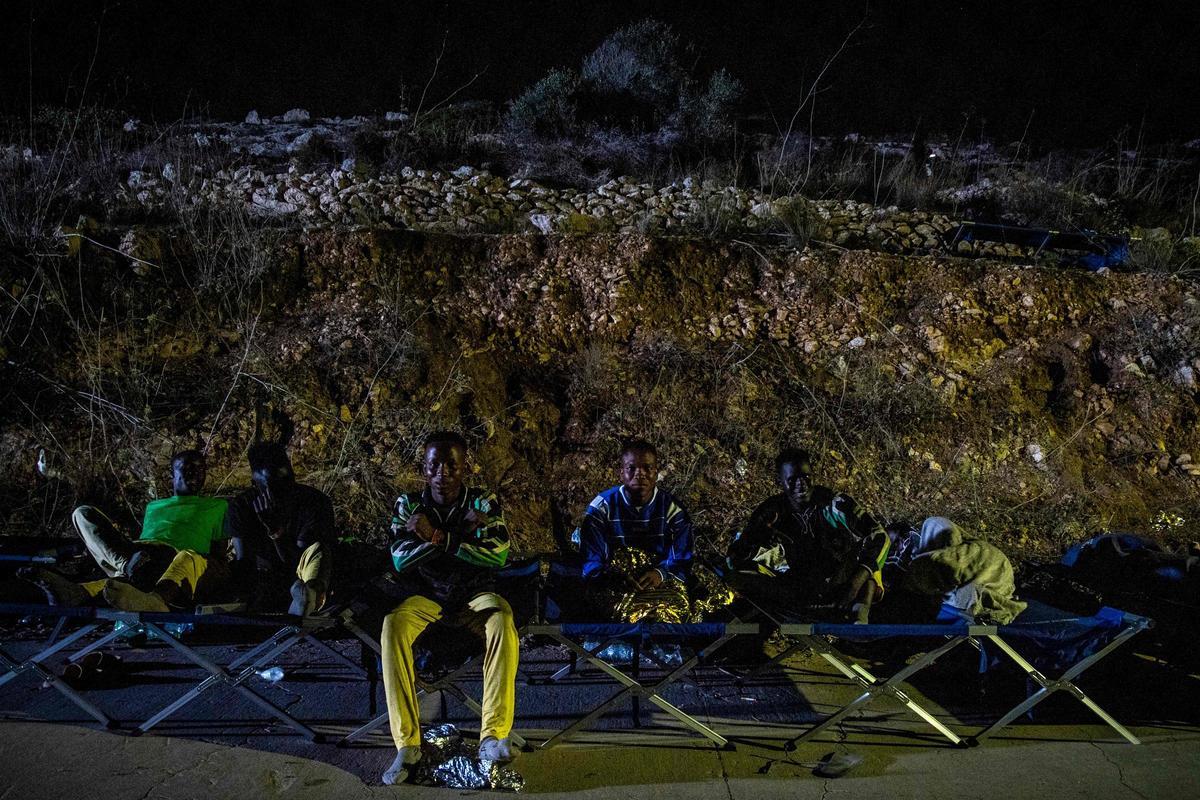 Lampedusa, colapsada tras la llegada de 6.000 inmigrantes en 24 horas.