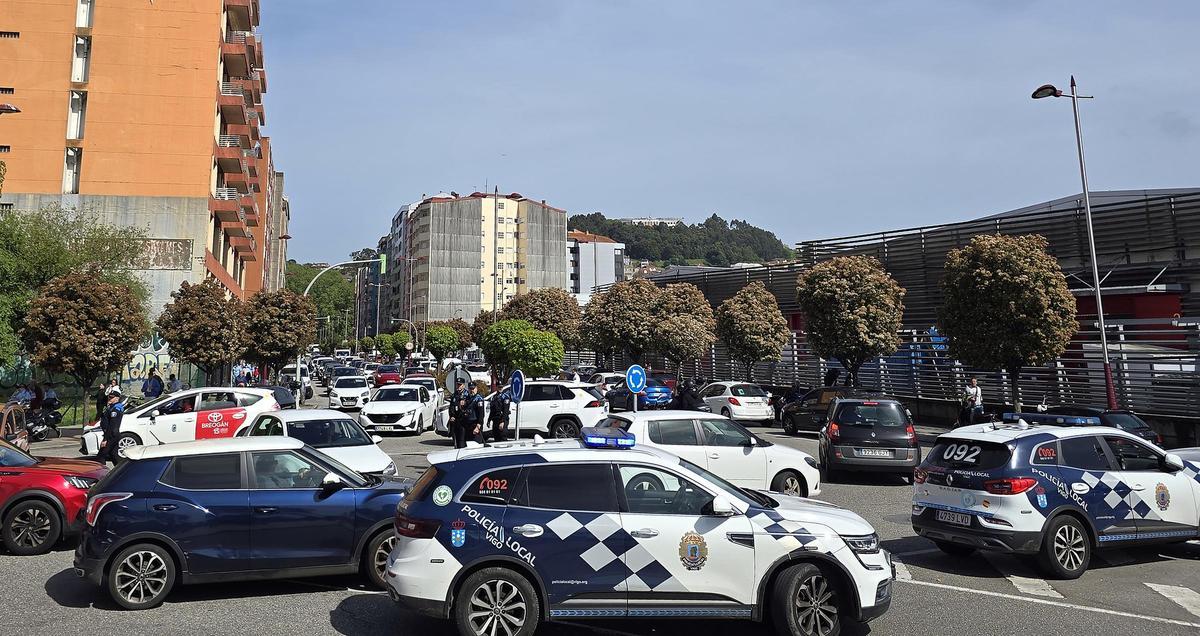 Balaídos se prepara para el Celta-Friburgo: miles de aficionados llegan al estadio en la previa