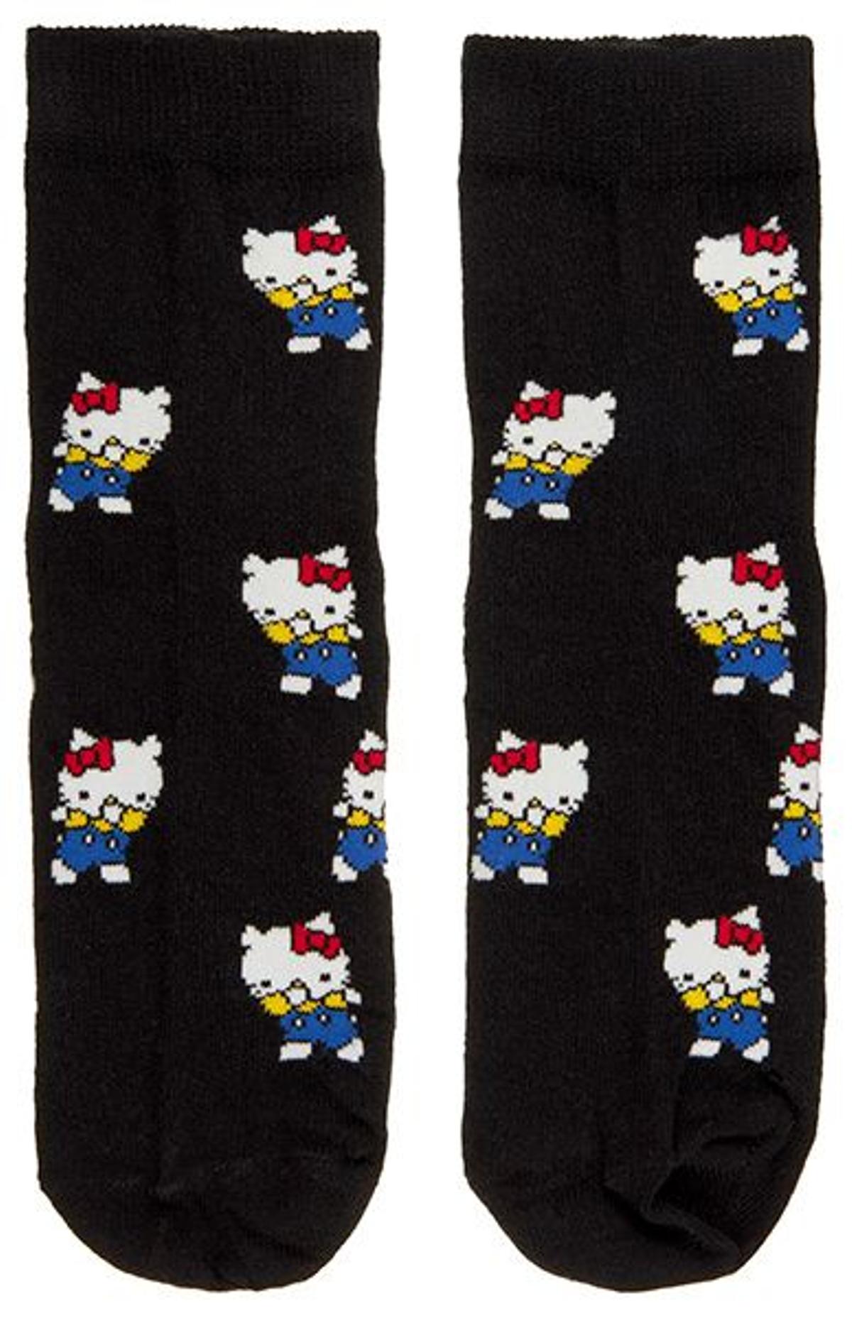 Calcetines negros de Asos x Hello Kitty