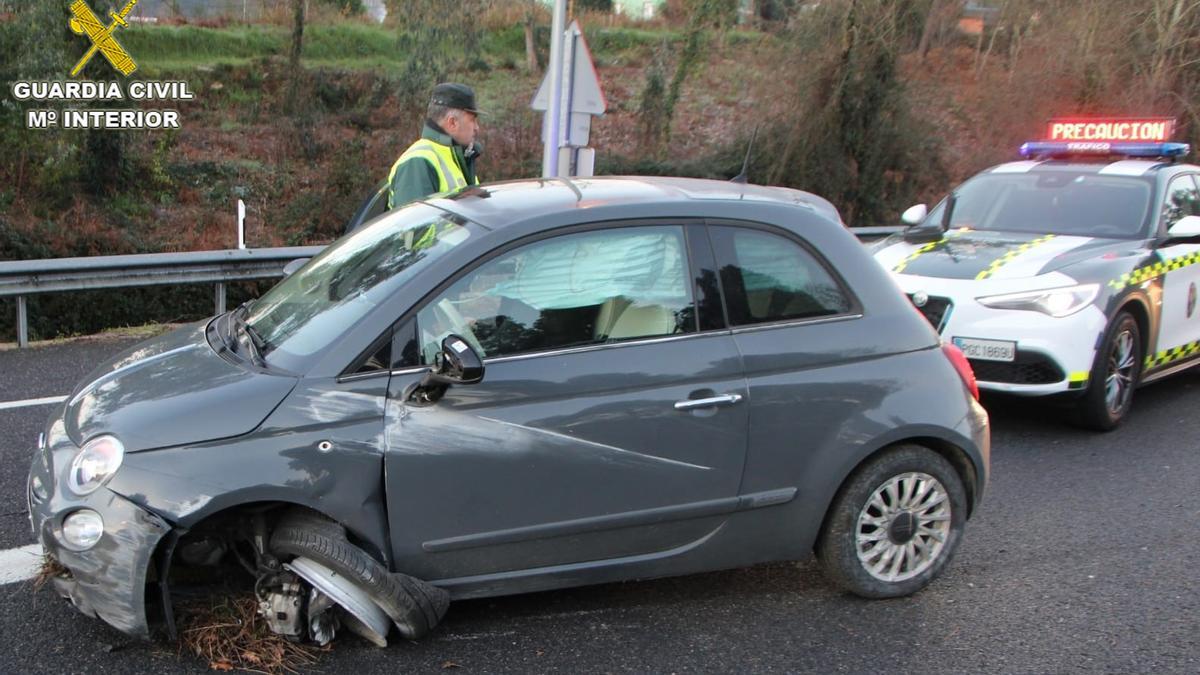 Coche accidentado en la A-55-