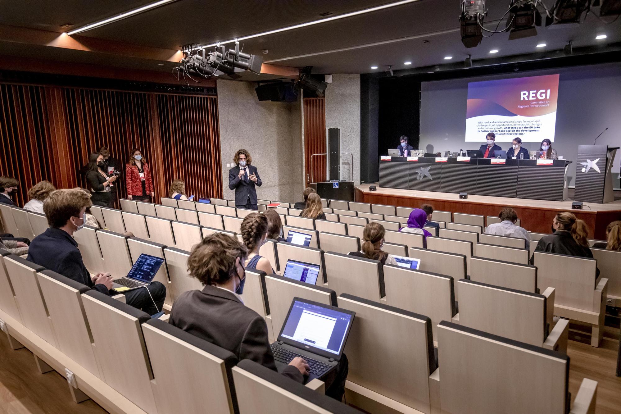 Los jóvenes celebran su propio Parlamento Europeo en Palma