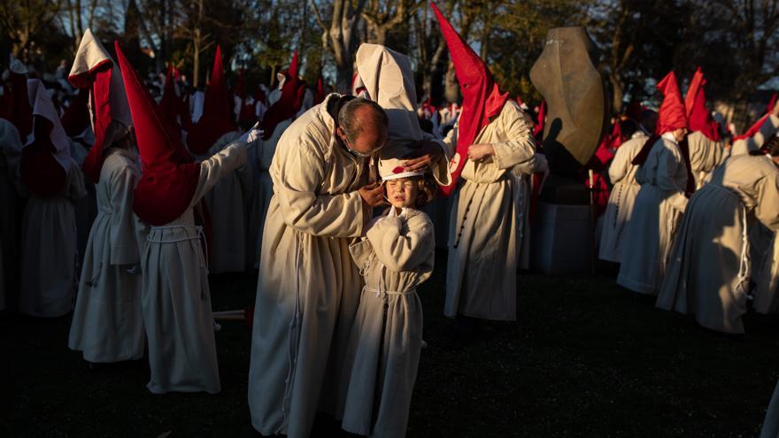 GALERÍA | Así ha sido el juramento de la Cofradía del Silencio