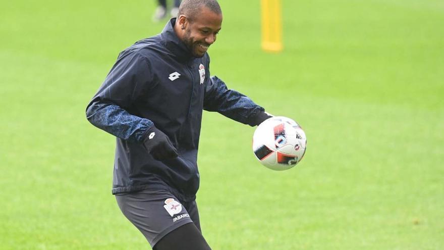 Sidnei, en un entrenamiento del Deportivo