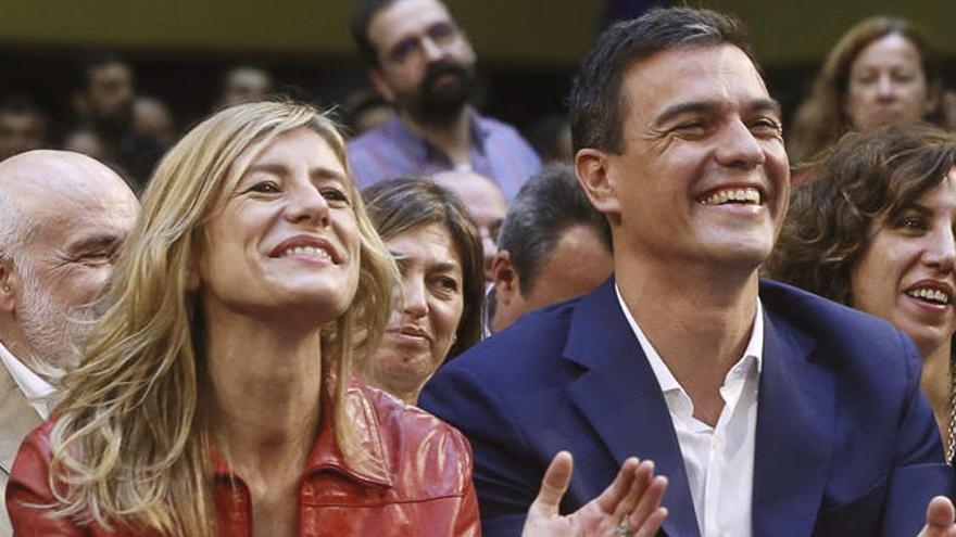 Begoña Fernández, junto a Pedro Sánchez.