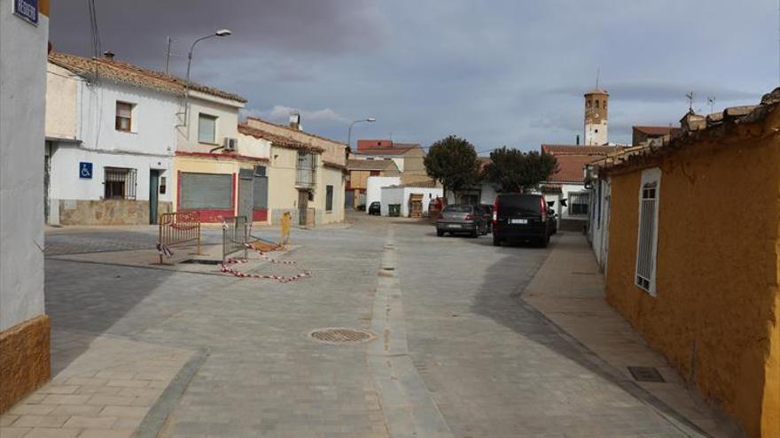 Finalizan las obras de renovación de un tramo de la calle Reguero