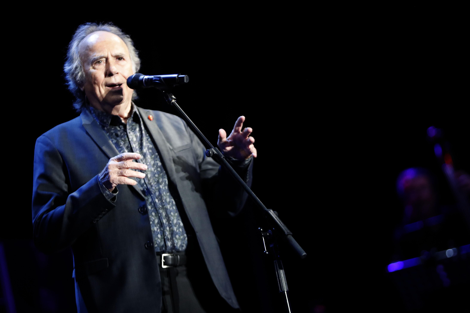 Así ha sido el primer concierto de la temporada en Castrelos: Serrat hace vibrar a Vigo