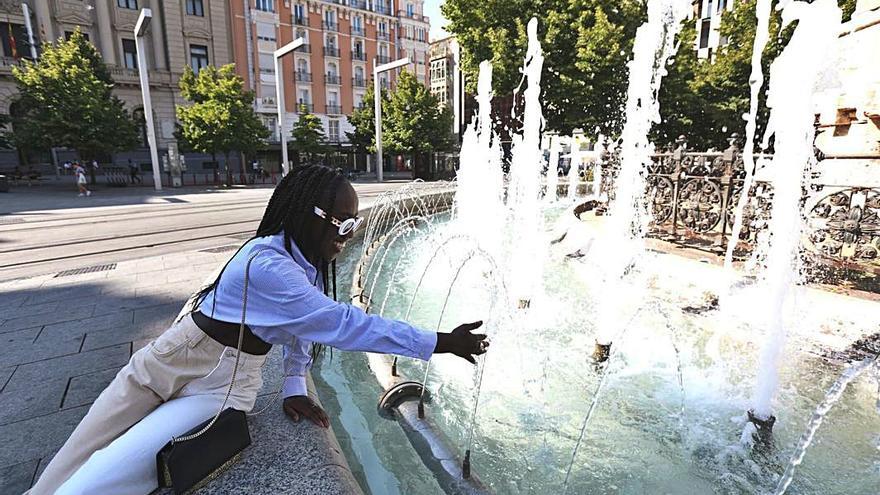 Las fuentes sirvieron para refrescar a los viandantes. | ANDREEA VORNICU