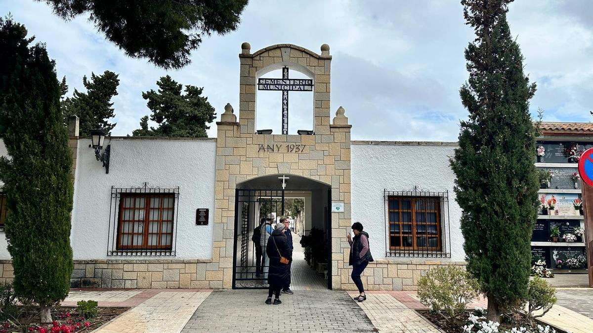 Entrada al cementerio de El Campello
