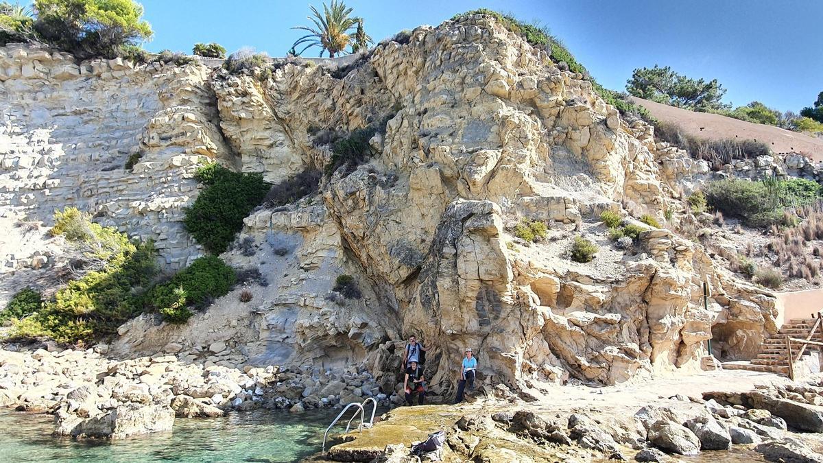 Falla normal de Cap Blanc en rocas del Mioceno (Moraira)