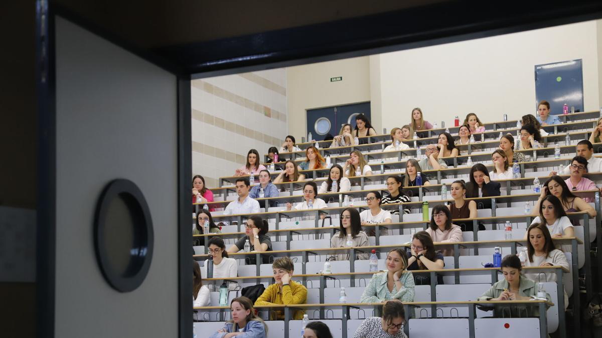 Imagen de archivo de un examen de unas oposiciones celebrado en Rabanales.