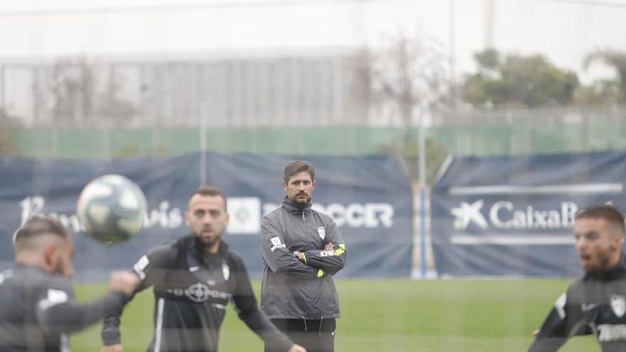 El Málaga CF visita al Numancia con la obligación de ganar.