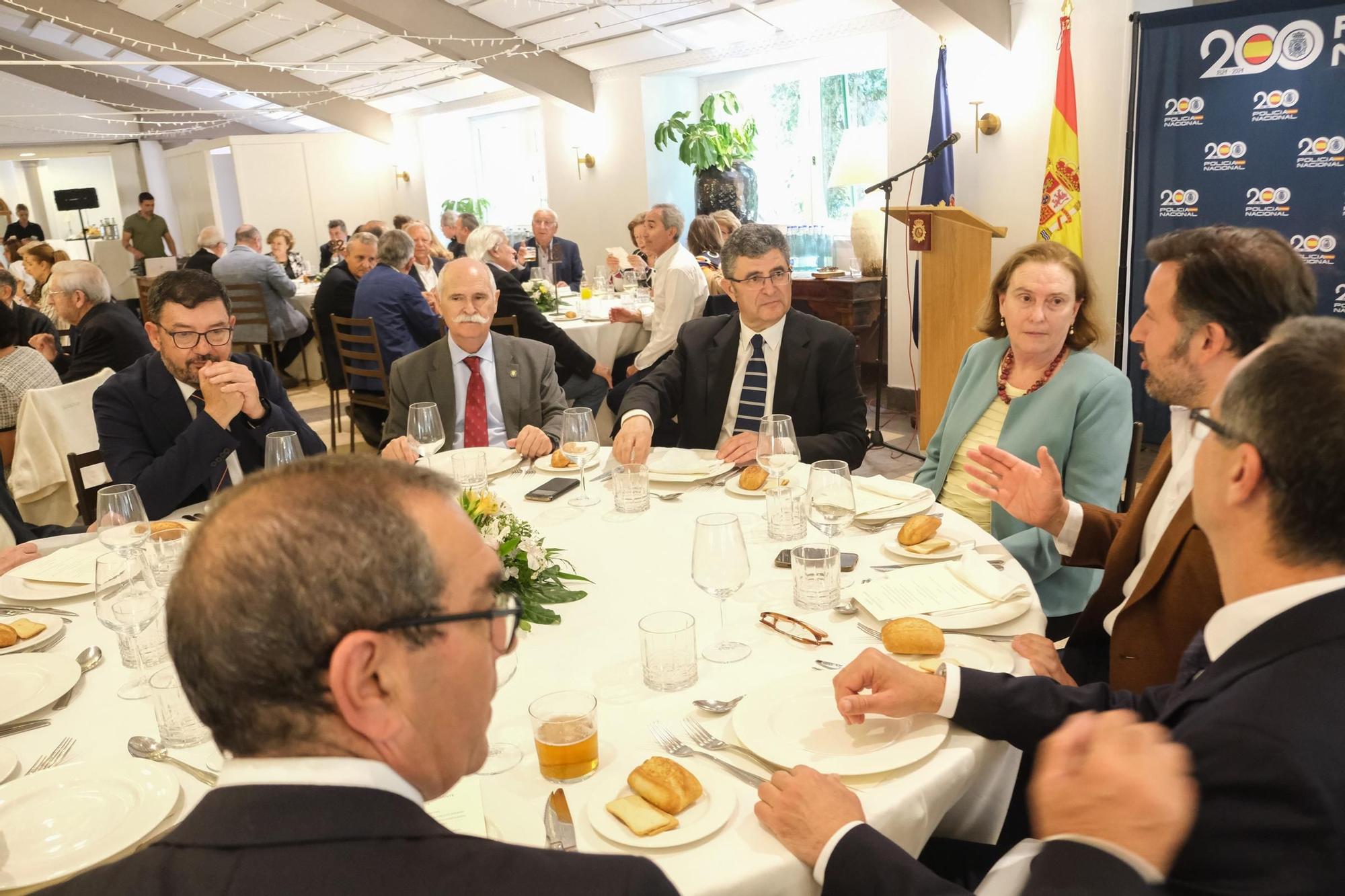 Así ha sido la comida de despedida por la jubilación del Comisario de la Policía Nacional José Javier Cuasante