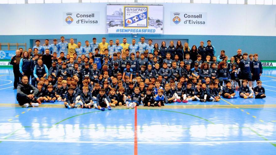La UD Ibiza Gasifred presenta las plantillas de todas sus categorías