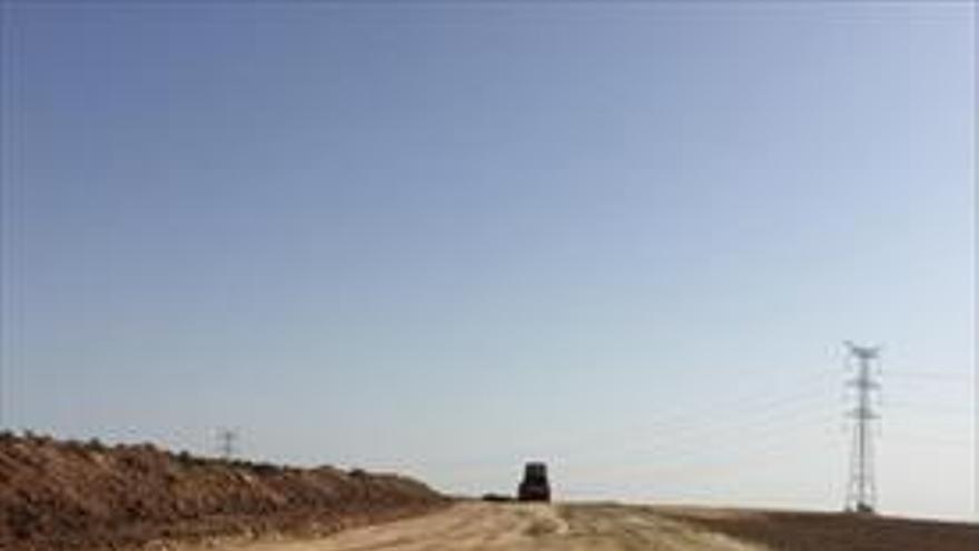 Obras en la carretera de maguilla a la ex-103