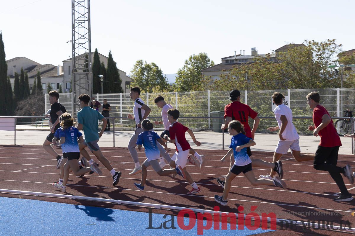 Abel Antón visitaba la Escuela Municipal de Atletismo de Caravaca