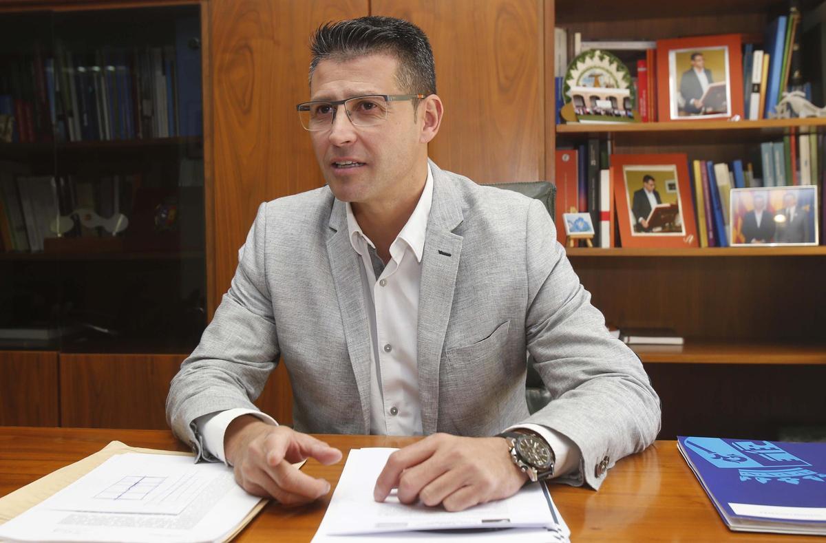 Toni González, alcalde de Almussafes