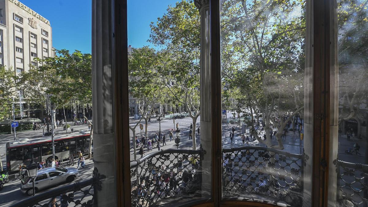 El paseo de Gràcia desde el interior de la casa Lleó i Morera, abierta con motivo de las jornadas Open House.